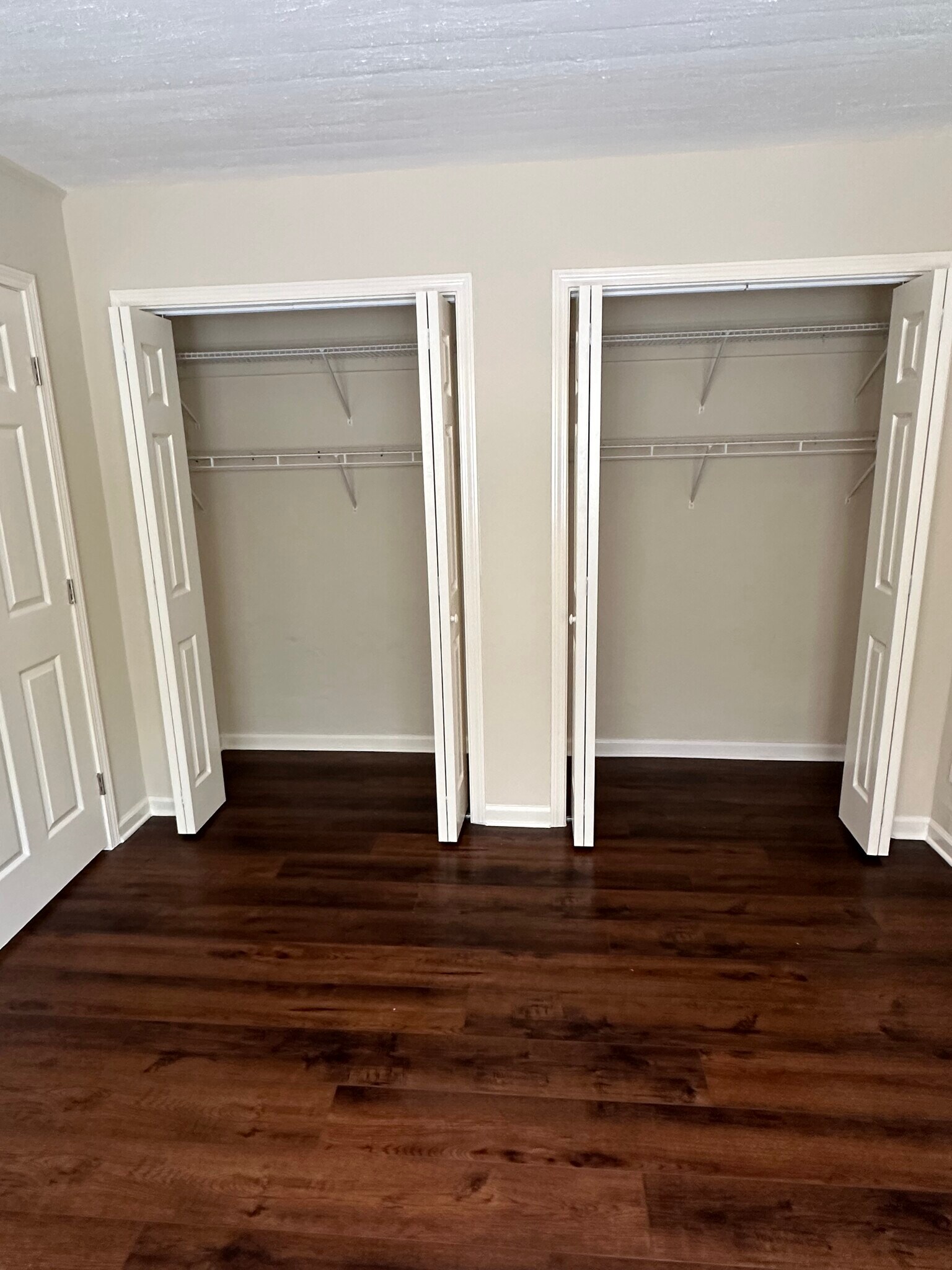 Building Photo - 668 Linwood Ave NE