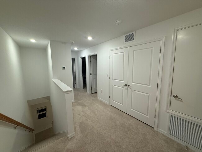 Building Photo - 8733 Winter Breeze Wy