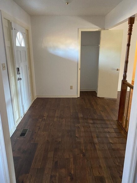 Building Photo - 7909 Sumter Pl