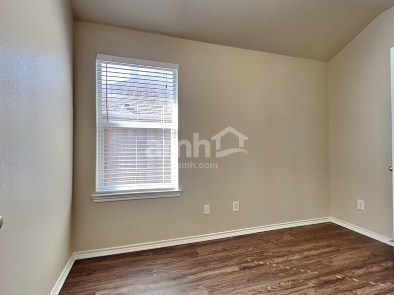 Building Photo - 2703 Pleasant Hill Rd