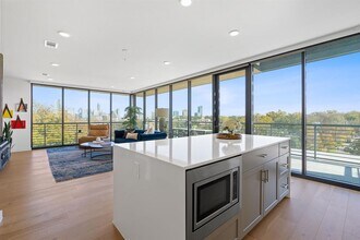 Building Photo - 1600 S 1st St