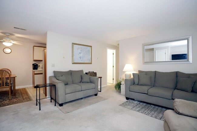 Building Photo - 1261 Church St