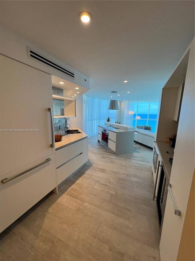 Building Photo - 6301 Collins Ave