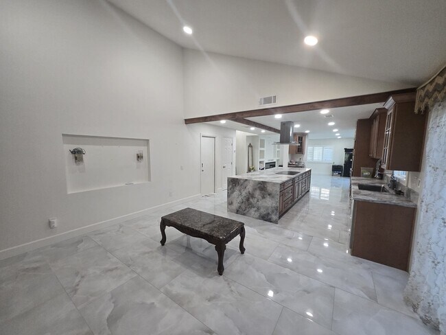Building Photo - 3400 Bahia Pl