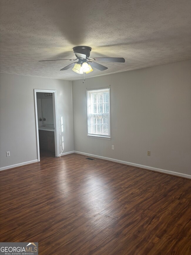 Building Photo - 256 Frederick Dr