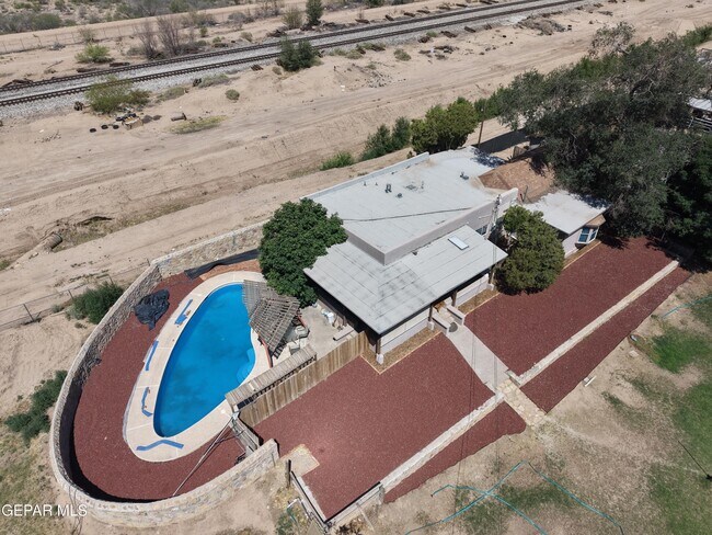 Building Photo - 9401 Pavo Ln