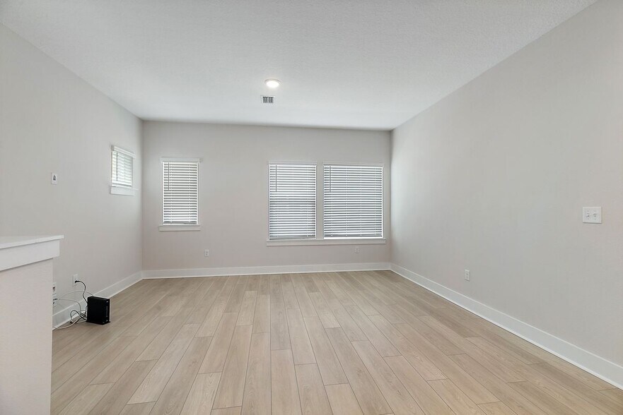 Building Photo - 11113 Quasar Ct