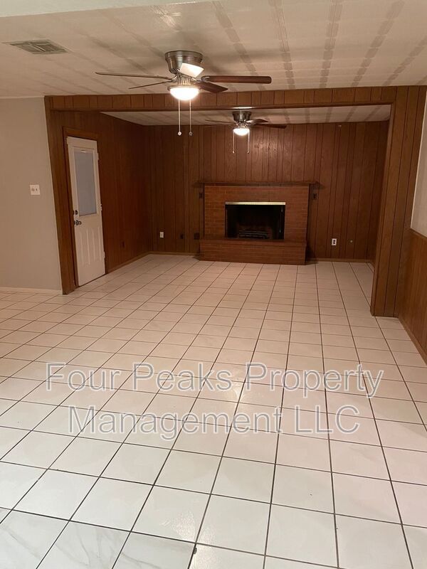 Building Photo - 6406 W Rose Ln