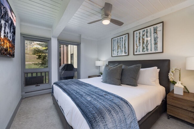 Building Photo - 70 Gallun Ln