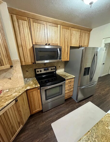 Primary Photo - 3855 E Leonesio Dr