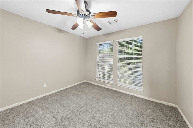 Building Photo - 1011 Wentworth Dr