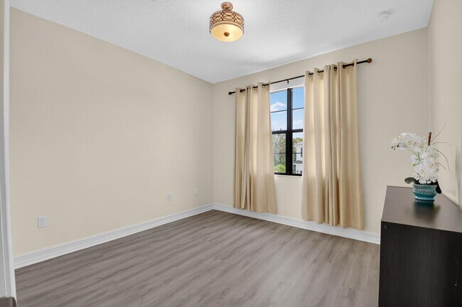 Building Photo - 8101 Ironstone Dr