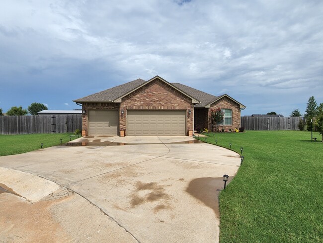 Building Photo - 10905 Marion Dr