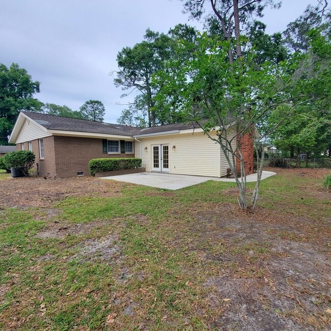 Building Photo - Modern Comforts and Serene Living: Your Ideal Rental Home in Valdosta, Georgia