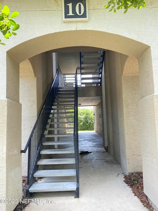 Building Photo - 1701 The Greens Way