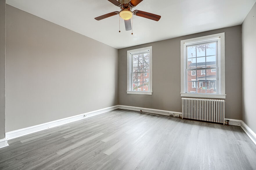 Bedroom 1 or Den - 4243 Shamrock Ave