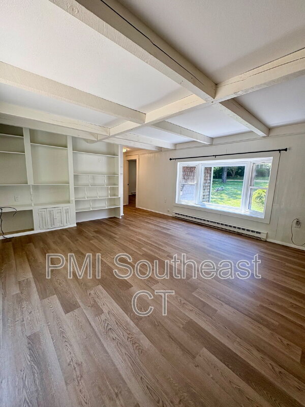 Building Photo - 226 Pequot Ave