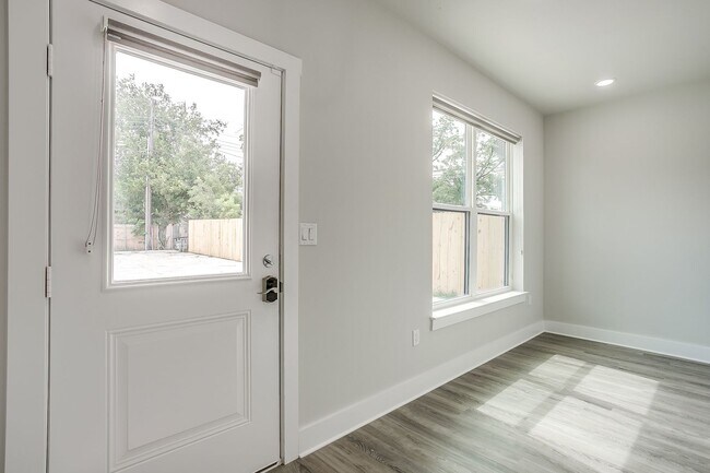 Building Photo - 3200 Forest Park Blvd