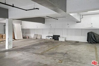 Building Photo - 6 Voyage St