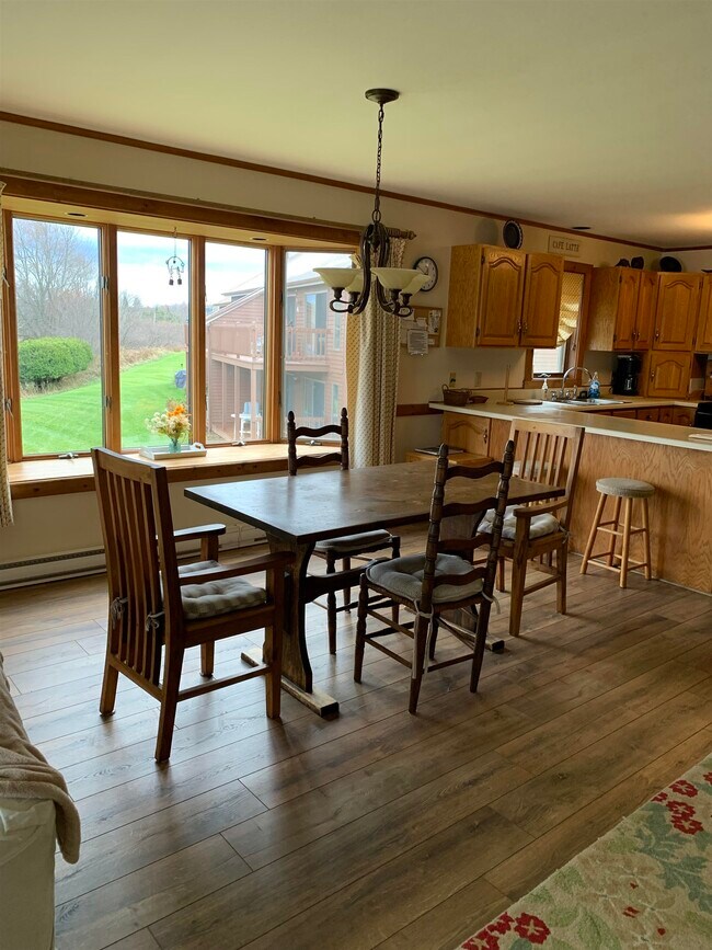 Building Photo - 383 Holbrook Bay Cmns