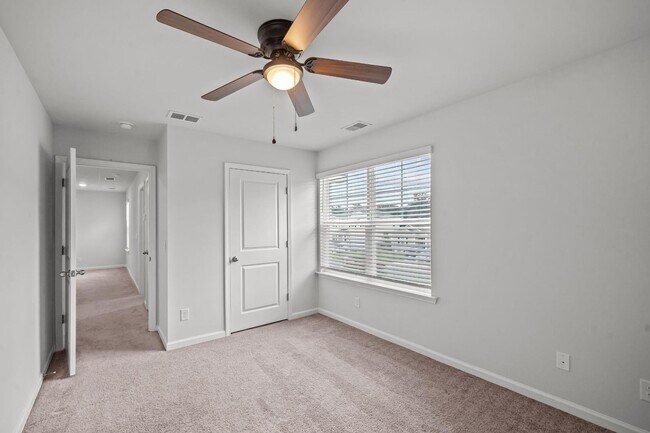 Building Photo - 72 Knotty Ct
