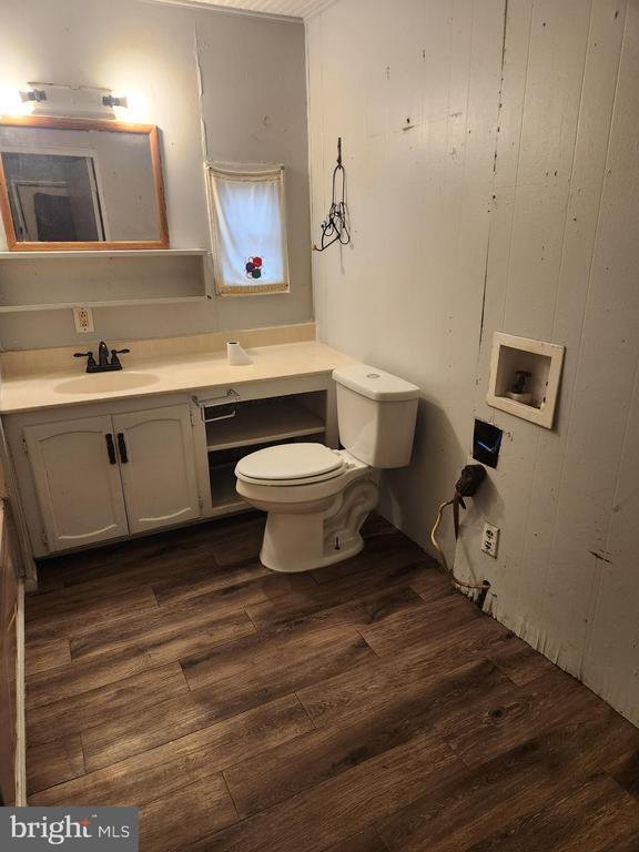 Building Photo - 203 Twigg Dr