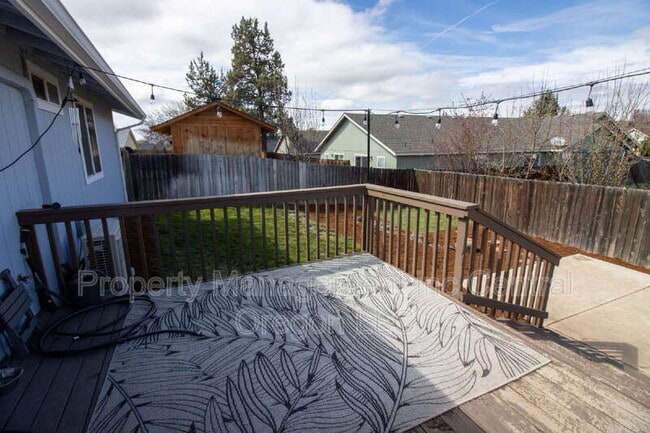 Building Photo - 2827 SW Pumice Ave