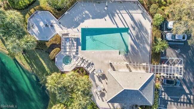 Building Photo - 12061 Summergate Cir