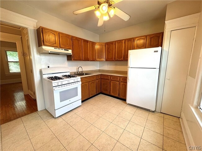 Building Photo - 71 Chedell Pl