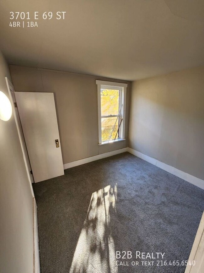 Building Photo - 3701 E 69th St