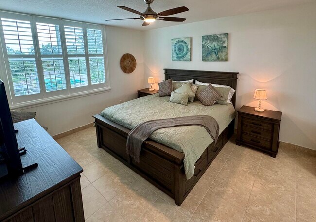 Building Photo - 625 Casa Loma Blvd