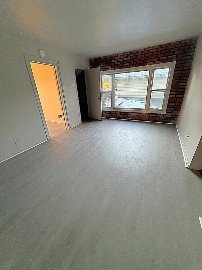 Building Photo - 638 Carbon St