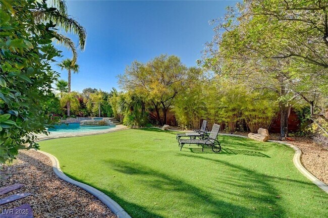 Building Photo - 9593 Los Cotos Ct