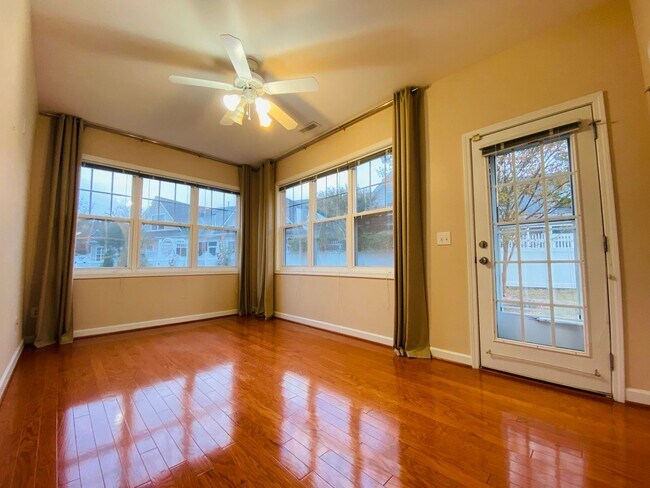 Building Photo - Luxury 3 Bedroom  Townhome in South Durham...