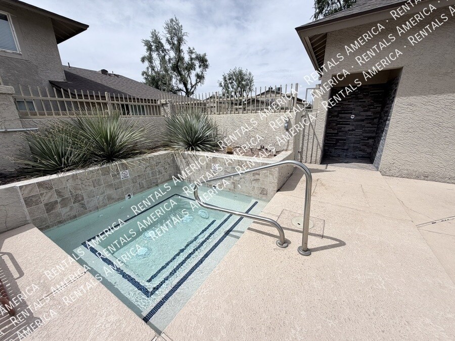 Building Photo - 1254 N 85th Pl