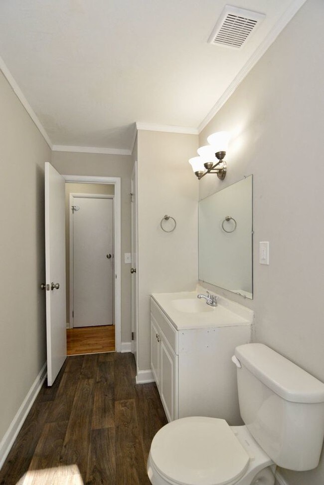 Building Photo - 1602 Apple Valley Dr