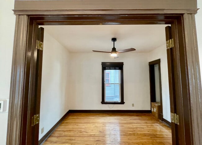 Building Photo - 2049 E Washington Ave