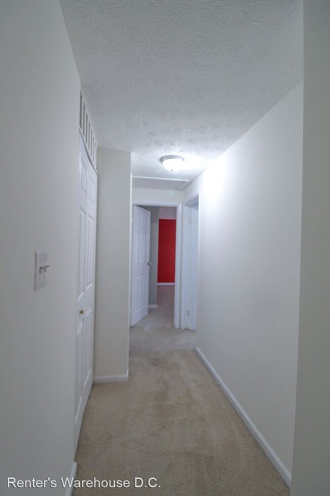Building Photo - 5 br, 3.5 bath House - 13705 Hobart Dr