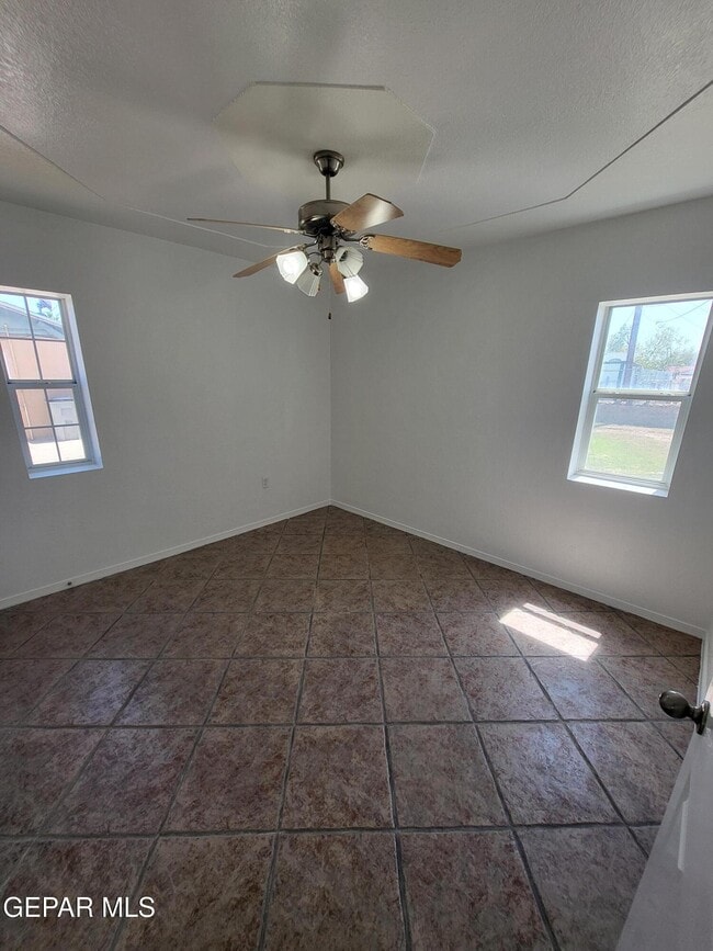 Building Photo - 4600 Sierra Vista Dr
