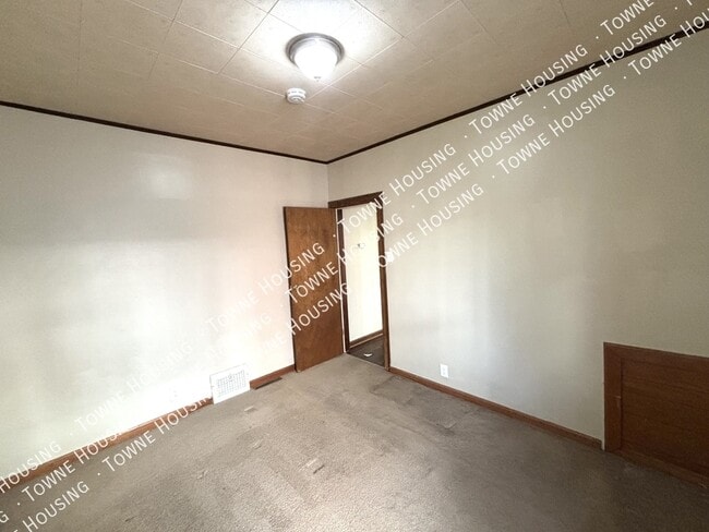 Building Photo - 2418 Whitney Ave