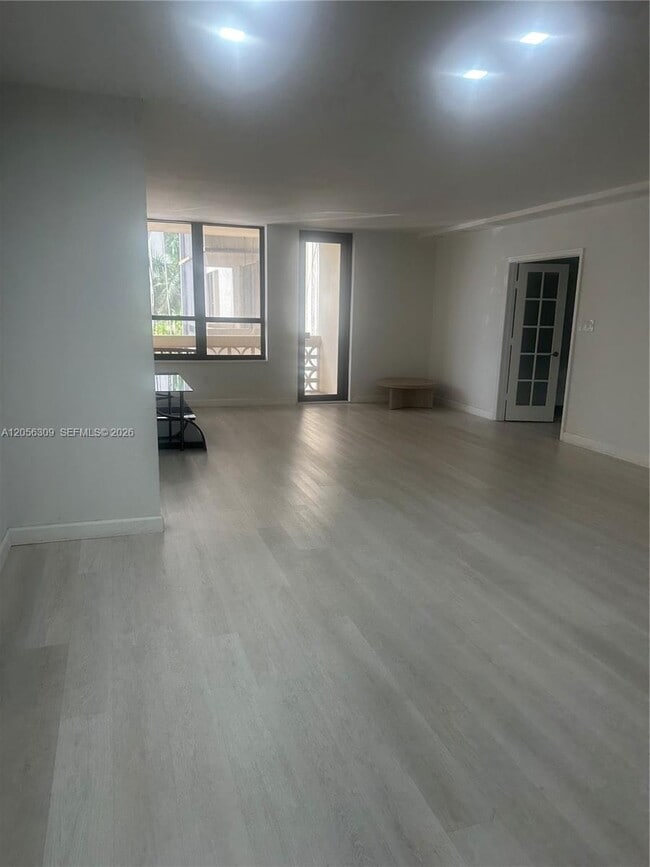 Building Photo - 10185 Collins Ave