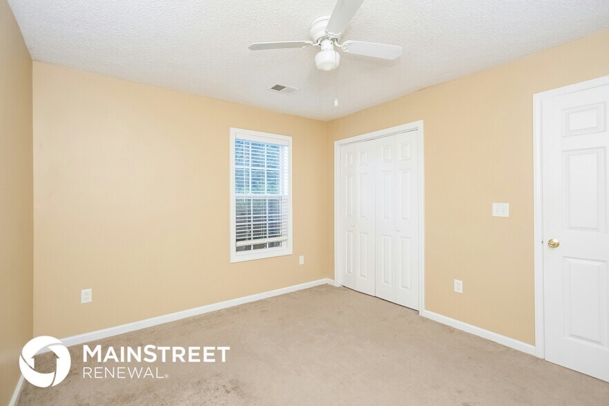 Building Photo - 166 Barrington Dr