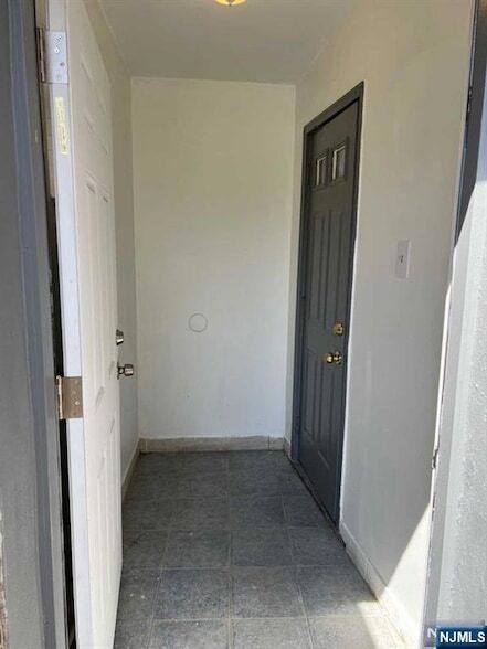 Building Photo - 840 Mt Prospect Ave