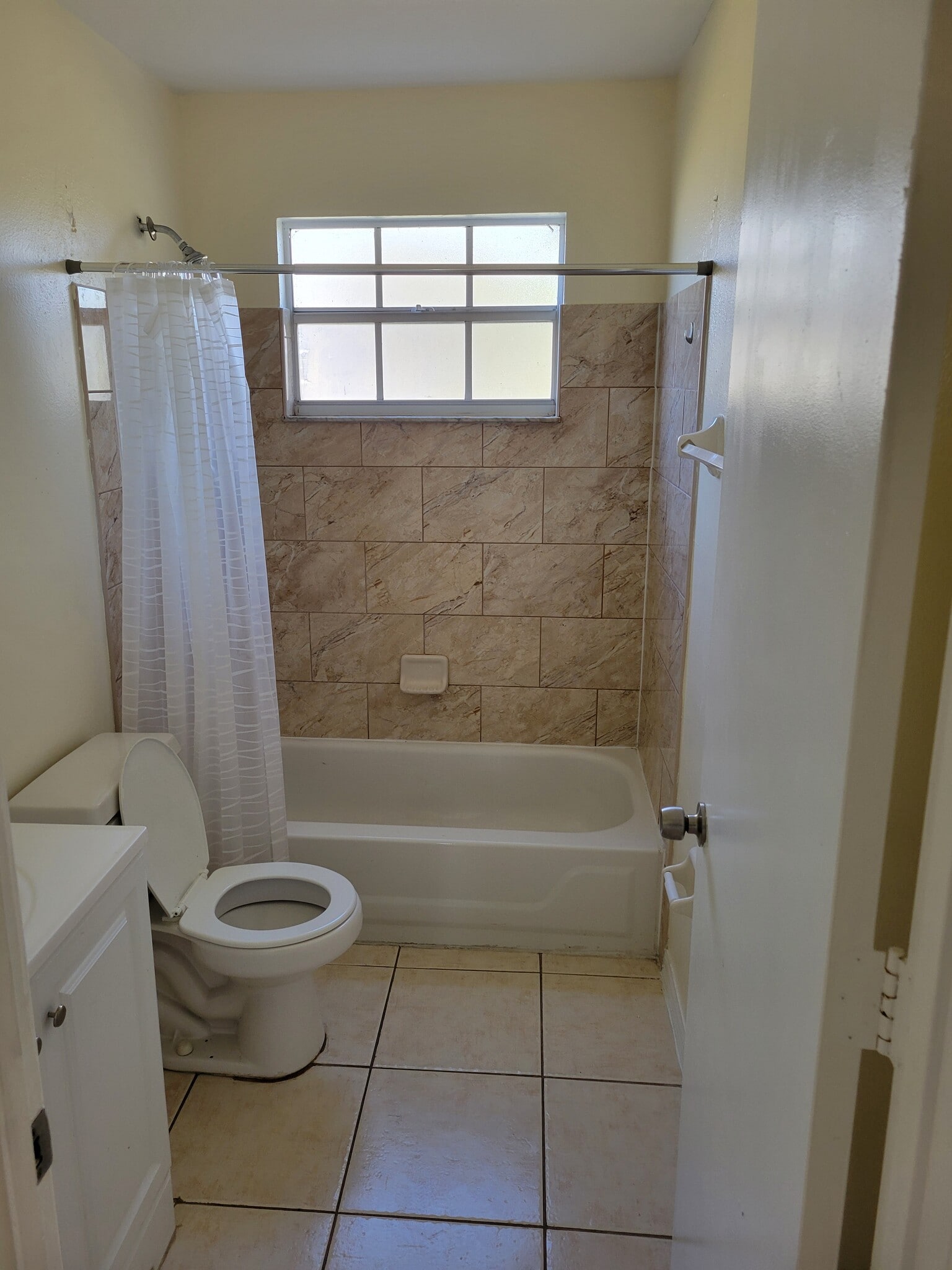 Building Photo - 2488 Sweetwater Club Cir