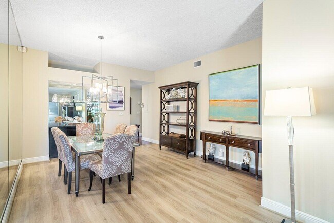 Building Photo - 5070 Lake Catalina Dr