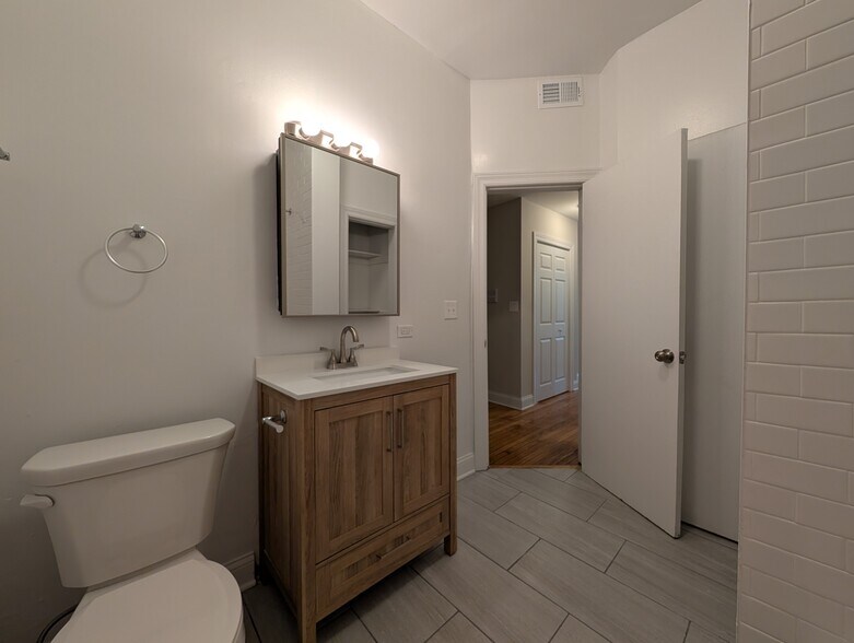 Building Photo - 2323 N Kedzie Blvd