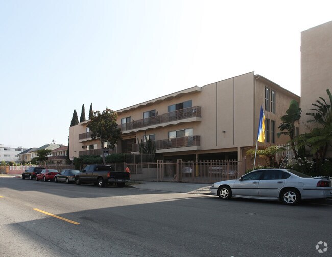 Building Photo - 440 S Oxford Ave