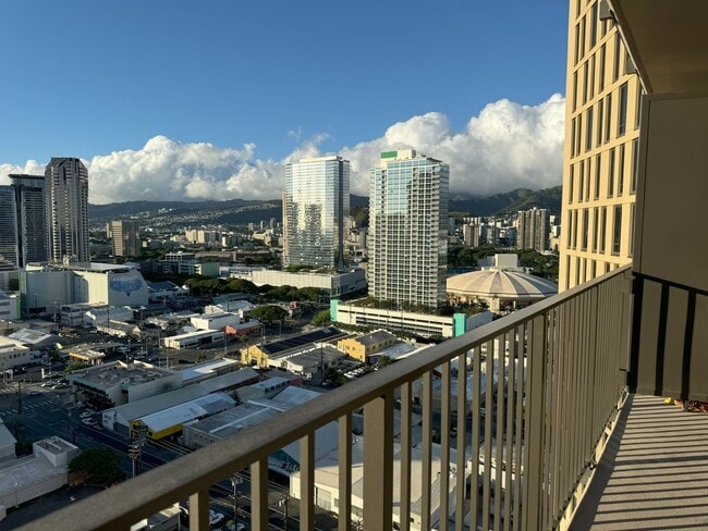 Building Photo - Aalii 2105