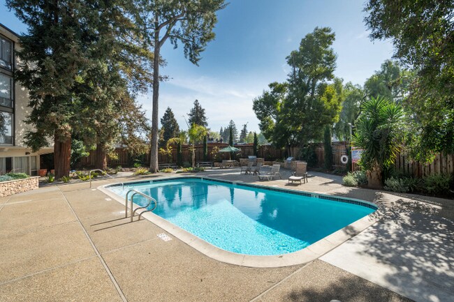 Building Photo - 1614 Hudson St