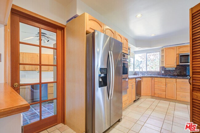 Building Photo - 15511 Woodcrest Dr